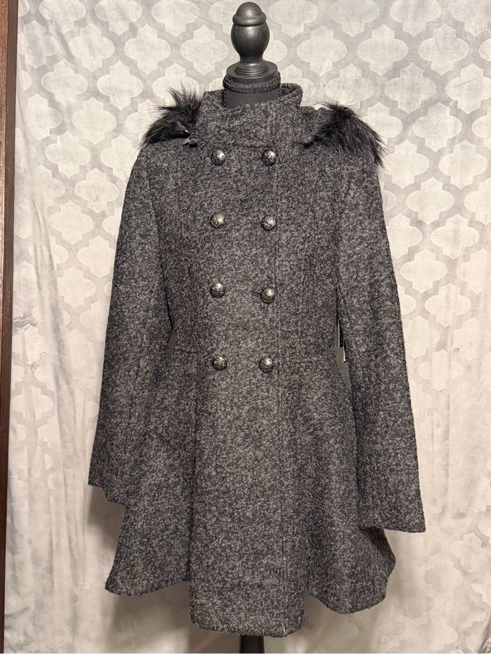 Liz Claiborne Women’s Double-Breasted Gray Wool Blend Coat with Fur Trim